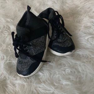 Zara Toddler Sneakers size 9 (euro 25)